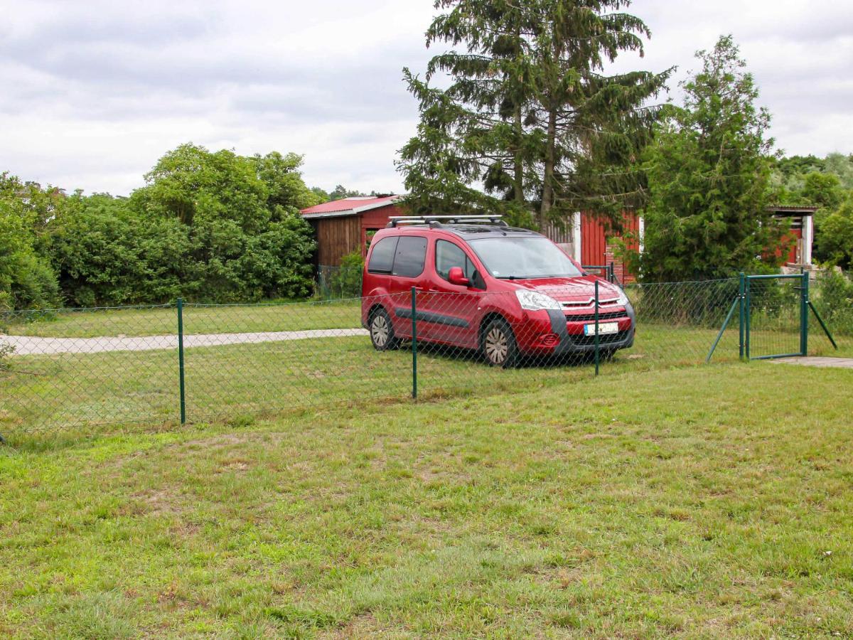 Ferienwohnung am alten Gutshaus Nossentiner Huette Exterior foto